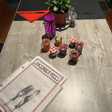 Charming Jan Zonder Vrees Bed & Breakfast Antwerp